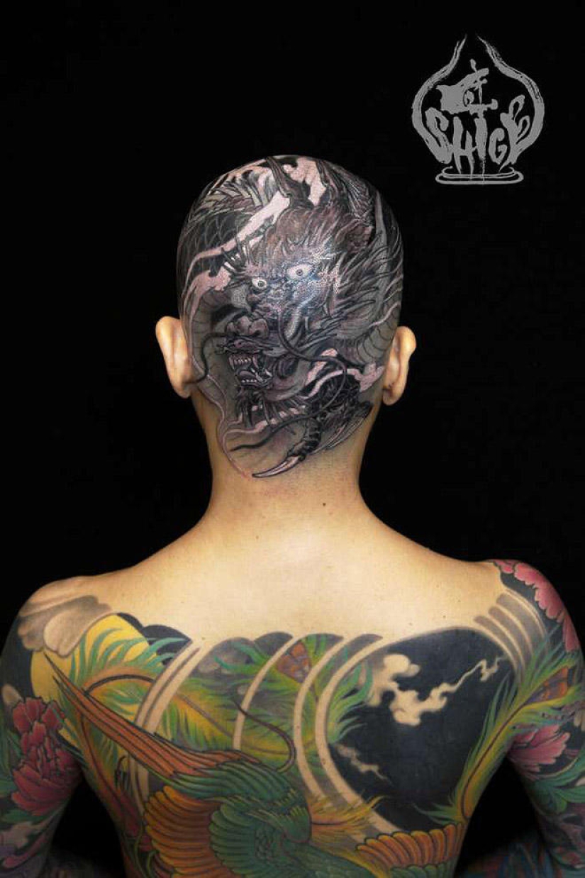 SIG — Japonés artista del tatuaje en el cuerpo entero