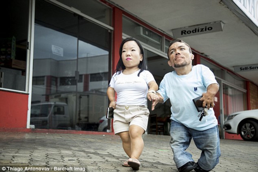Size doesn't matter: how the shortest couple in the world manages to lead a normal life