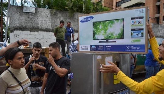 Socialist "occupation" in Venezuela: The army seized shops and distributes goods almost for free
