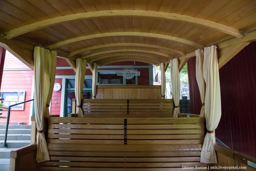 Stanserhorn Cabrio - cabina de teleférico de dos pisos