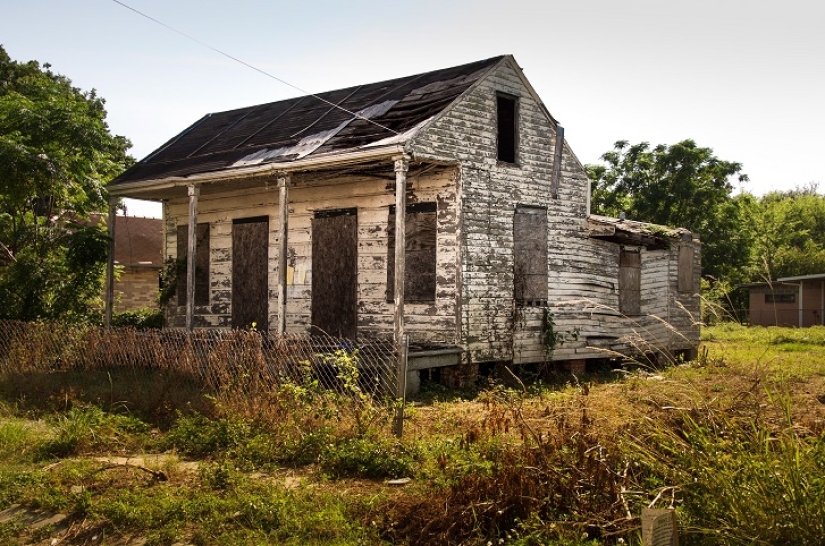 Steps to Nowhere: New Orleans 10 Years After Hurricane Katrina