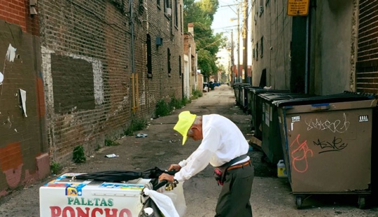 Strangers have raised more than $250,000 for an 89-year-old ice cream vendor