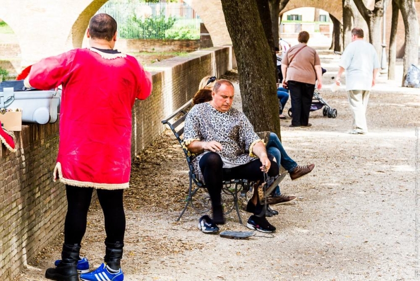 Street beggars in Rome