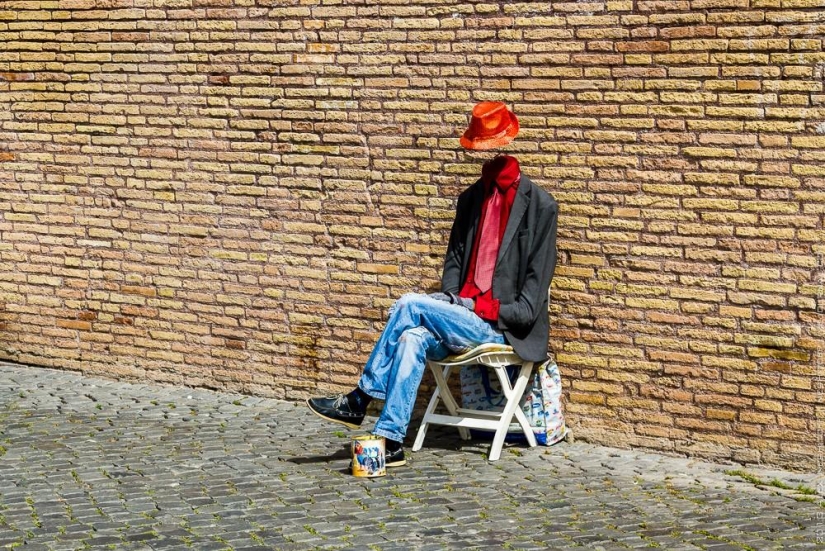 Street beggars in Rome