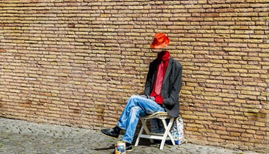 Street beggars in Rome
