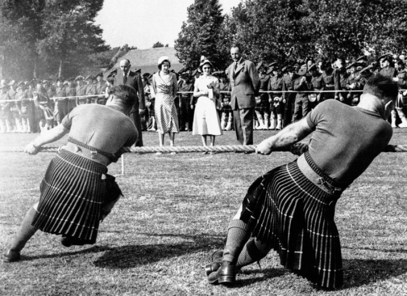 Strength, Courage and Flying Skirts - Highland Games in Scotland