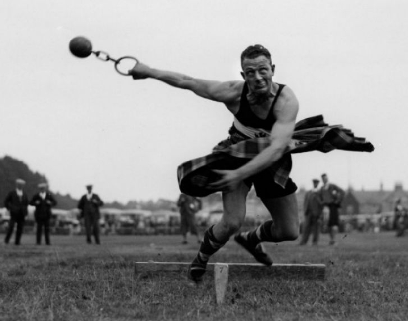 strength-courage-and-flying-skirts-highland-games-in-scotland-pictolic