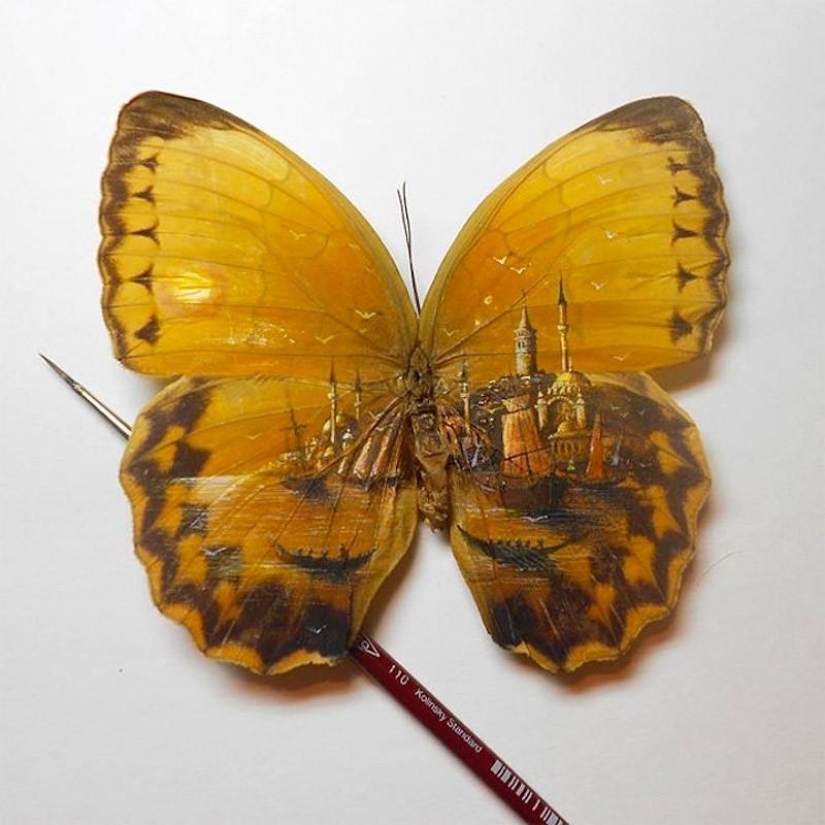 Stunning micro-drawings on unusual canvases