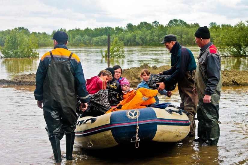 Summer in Altai began with a terrible flood