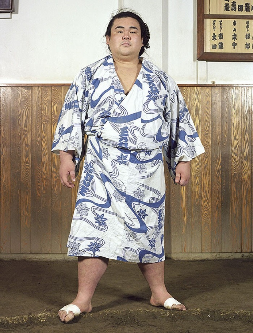 Sumo wrestlers in their youth