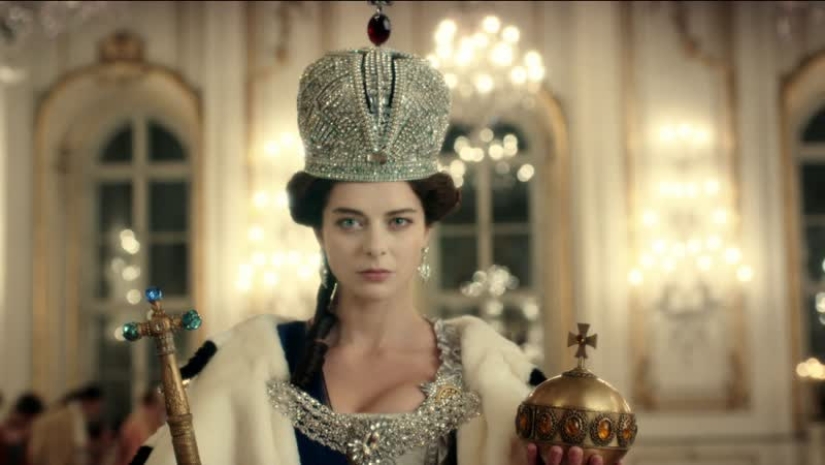 Sunbathing, rose water, cabbage mask: beauty secrets of Russian empresses