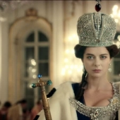 Sunbathing, rose water, cabbage mask: beauty secrets of Russian empresses