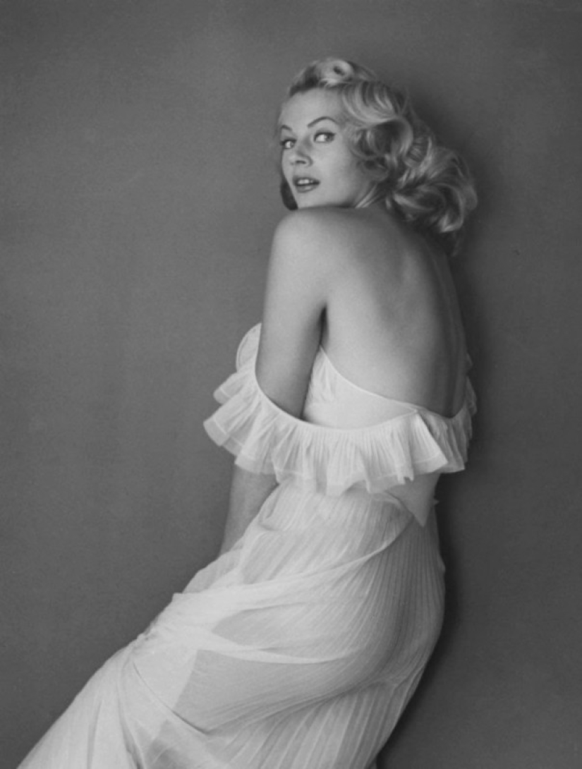"Sweet Life" by Swedish Marilyn Monroe
