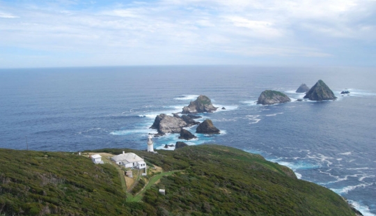 Tasmania National Park offers any couple a home and a job — look after the island