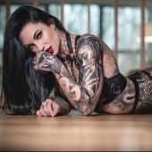 Tattoo model Mara Inkperial: her entire body is covered in tattoos