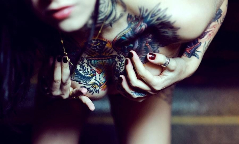 Tatuaje como arte: chicas increíblemente pintadas
