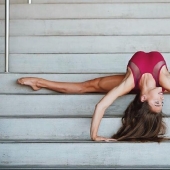 Taylor Nunes: athletic dancer with a great figure and smile