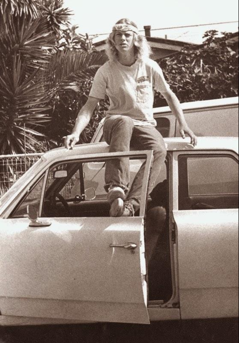 Teenagers on the beaches of California in the 1970s