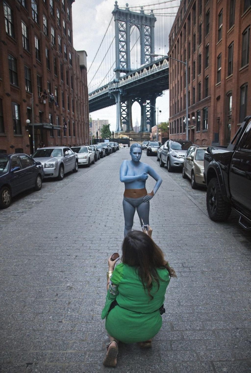The Art of Disguise: Nude Models in New York City