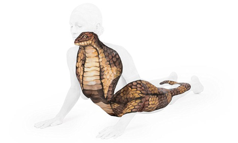 The artist turns naked bodies into optical illusions with wild animals