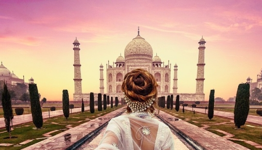 The beautiful project &quot;Follow me&quot; travels around India