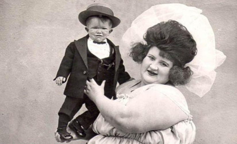 The biggest woman and the smallest man - the story of one photograph