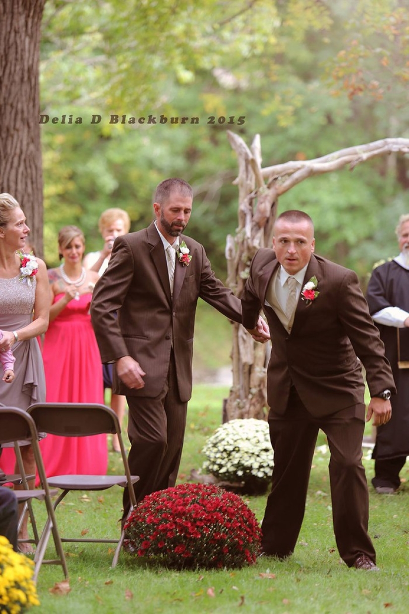 The bride&#39;s father stopped the wedding to walk his daughter down the aisle with her stepfather