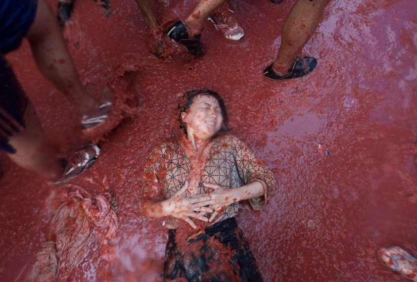 The brightest shots of the Tomatina festival
