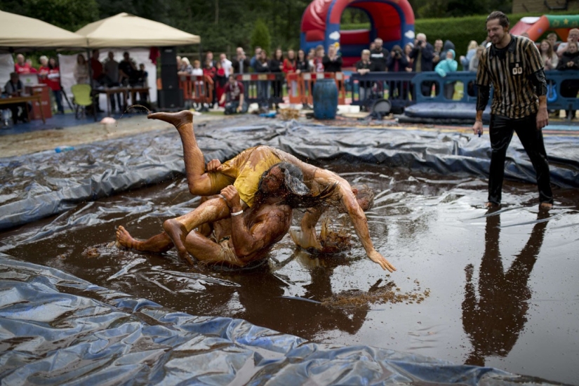 The British are going crazy - in England there was a championship in gravy wrestling