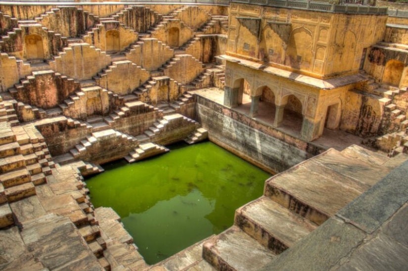 The Chand Baori step well is a structure worthy of being called a wonder of the world
