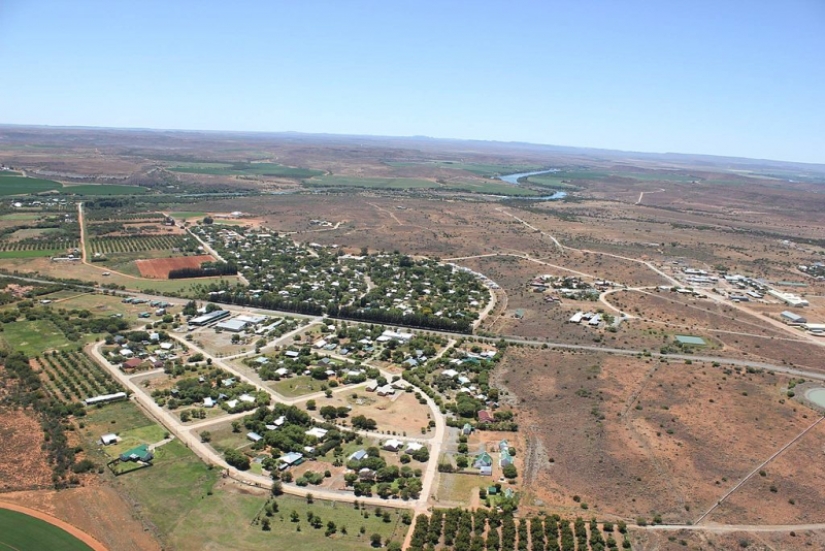 The city of Orania is an example of white self-organization in the conditions of black racism