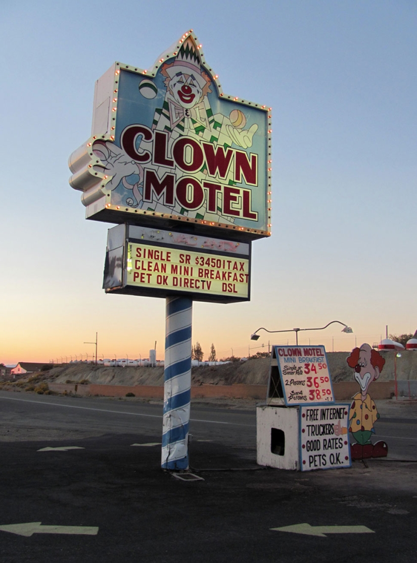 The clown motel, donde los sueños son siempre tan dulces como el algodón de azúcar
