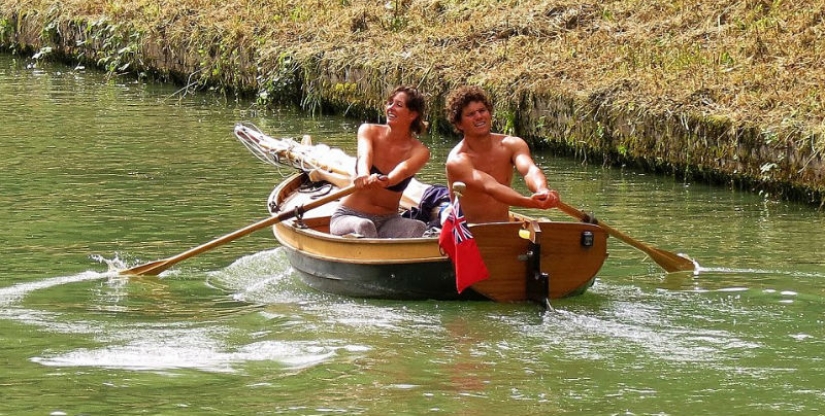 The couple sailed on a homemade boat with oars the way from England to France