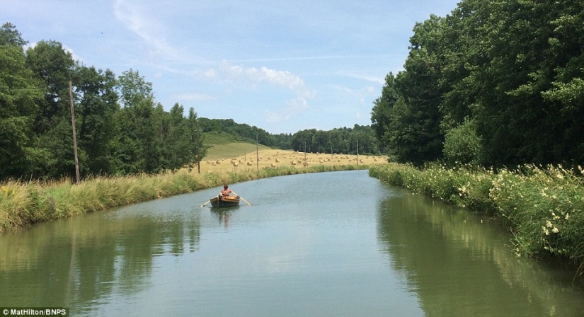 The couple sailed on a homemade boat with oars the way from England to France