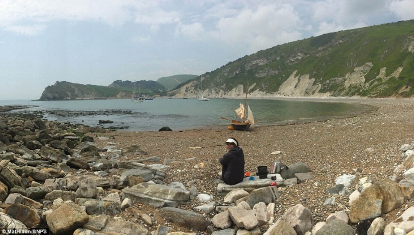 The couple sailed on a homemade boat with oars the way from England to France