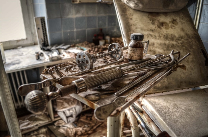 The creepy abandoned operating room of a German urologist has remained untouched for almost 30 years