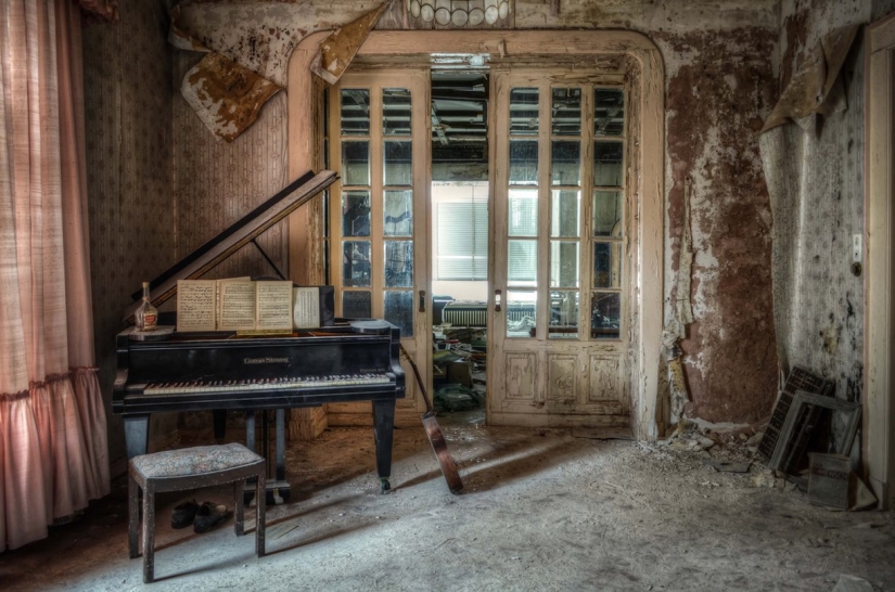 The creepy abandoned operating room of a German urologist has remained untouched for almost 30 years