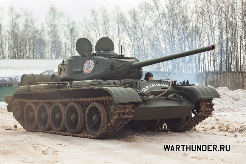 The developers of the military game War Thunder (&quot;Thunder of War&quot;) restored the T-44 tank