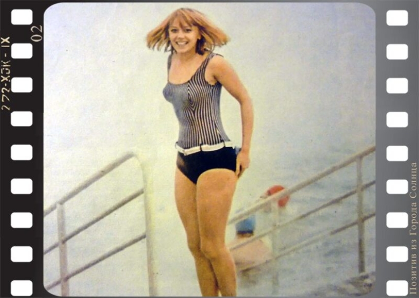 The first beauties of Soviet cinema in swimsuits on vacation