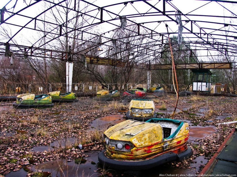 The ghost of Chernobyl on an August morning: a view from above