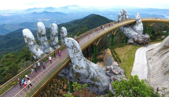 The Golden Bridge in Da Nang is a place in Vietnam that everyone needs to see