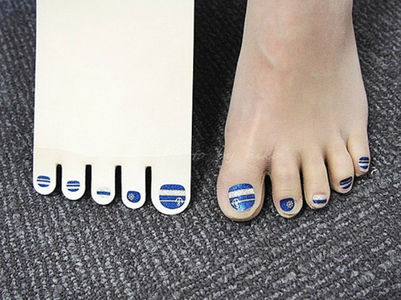 The Japanese came up with tights with a ready-made pedicure