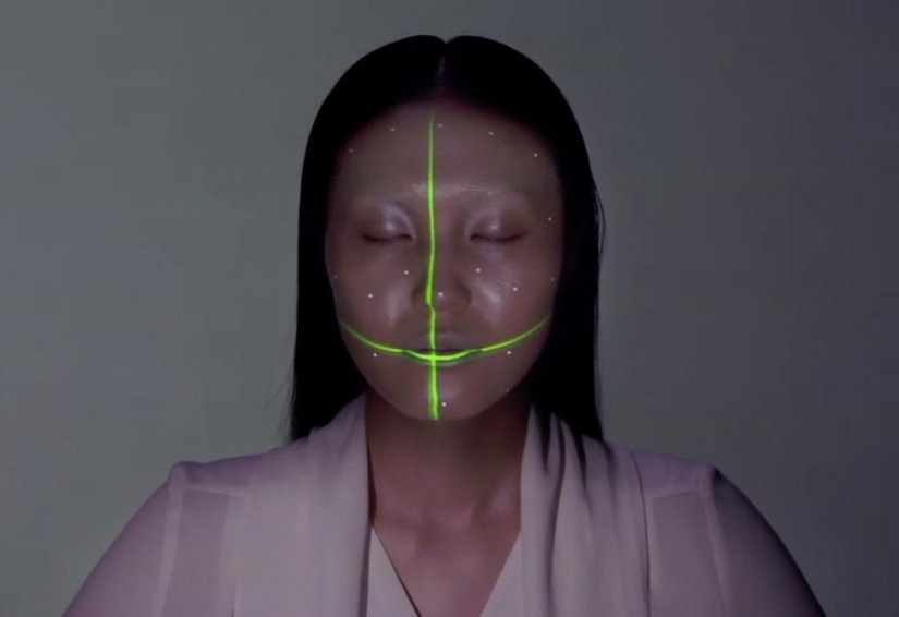 The Japanese invented &quot;electronic makeup&quot;