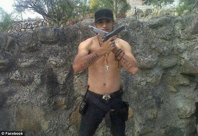 The life of the Mexican drug mafia on Facebook