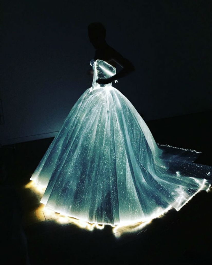 The luminous dress of the future actress Claire Danes