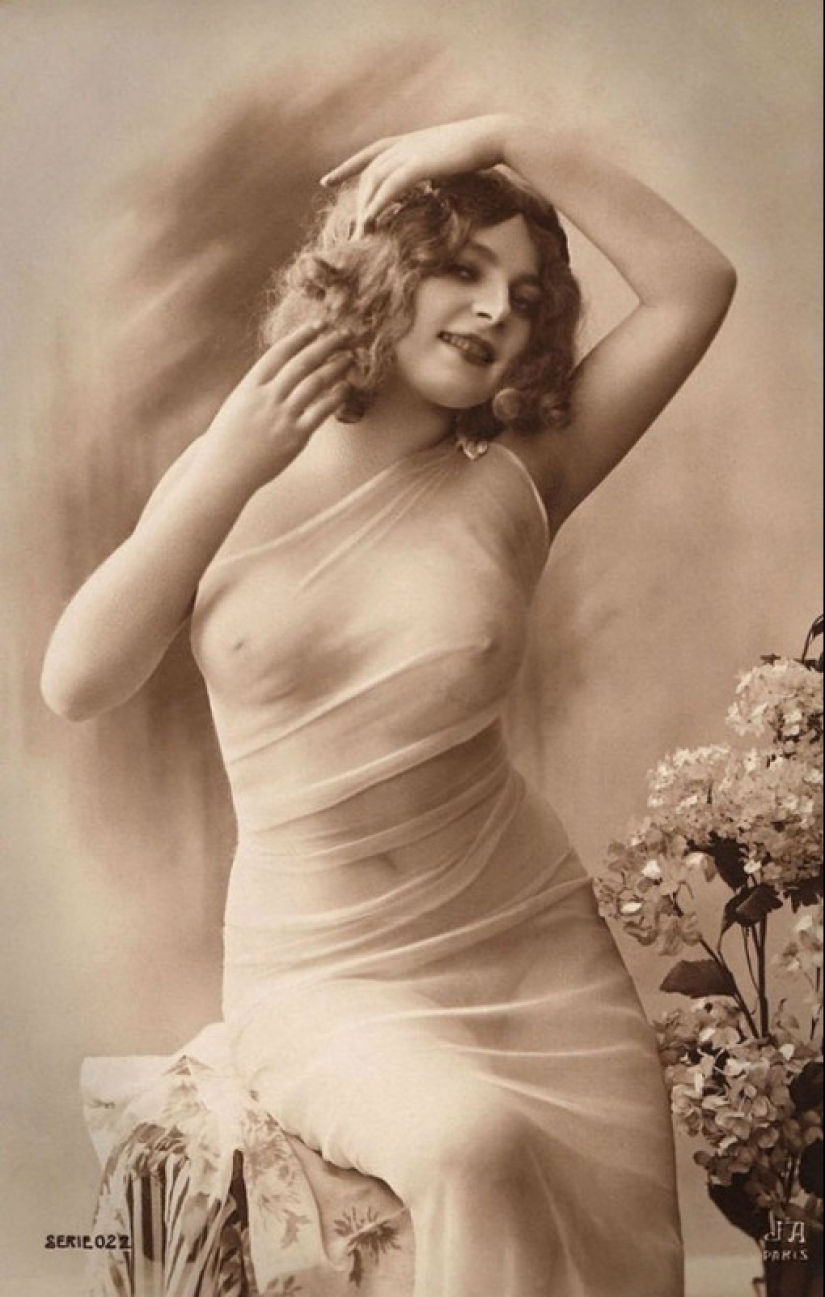 The most beautiful girls in the world on postcards of the 1900s