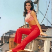 "The most desirable woman of the 1970s" Raquel Welch: an actress who became famous thanks to a bikini