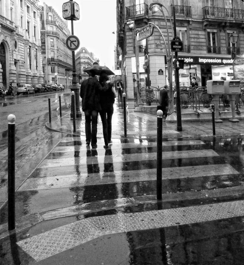 The most romantic umbrellas in Paris