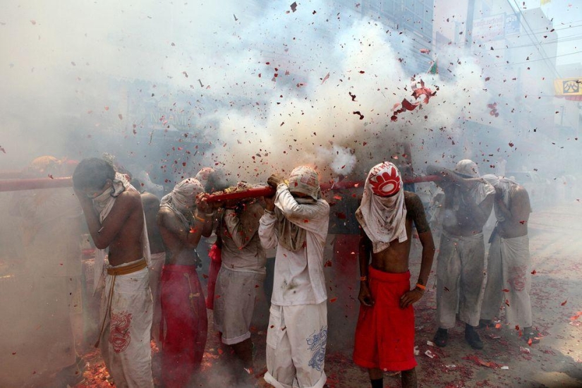 The most shocking photos from the Vegetarian Festival