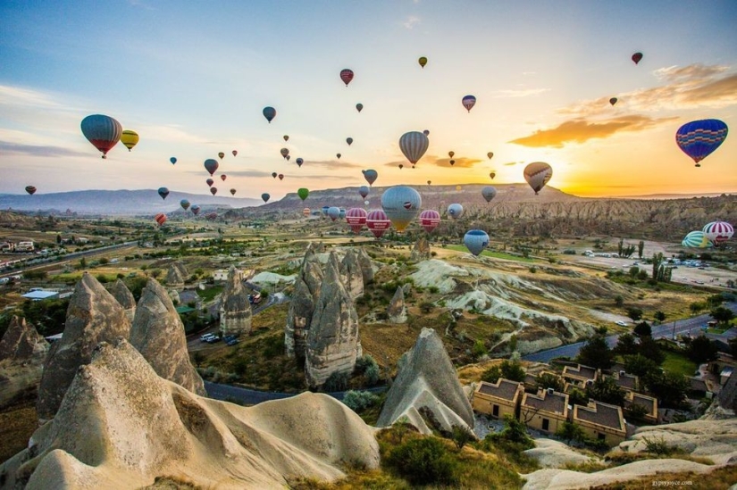 The most spectacular balloon festivals